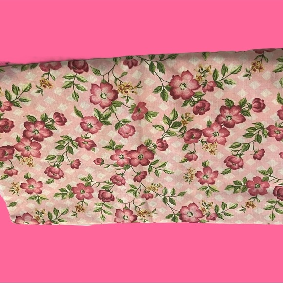 Floral Pink Fabric​ - Picture 1 of 4